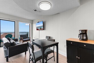 202 70th Ave N in Myrtle Beach, SC - Foto de edificio - Building Photo