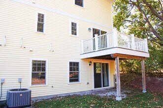 10 Manahan St in Chelmsford, MA - Building Photo - Building Photo