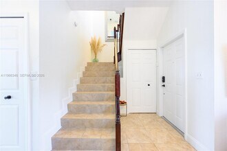 17815 NW 74th Ct in Hialeah, FL - Building Photo - Building Photo