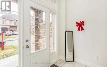 11 Dalbeattie Dr in Brampton, ON - Building Photo - Building Photo