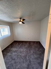 10800 Wright Rd in South Gate, CA - Building Photo - Building Photo