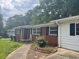 3355 Misty Valley Rd in Decatur, GA - Building Photo