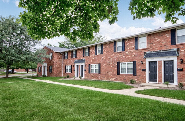 Carriage House East in Indianapolis, IN - Foto de edificio - Building Photo