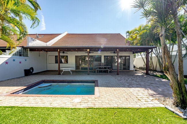 property at 665 Jeffery St