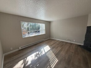 5750-5756 SW Main Ave in Beaverton, OR - Building Photo - Building Photo