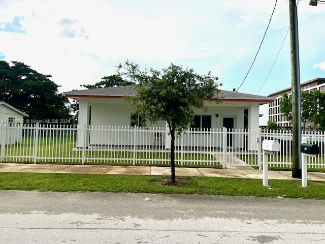 11753 SW 214th St in Miami, FL - Building Photo