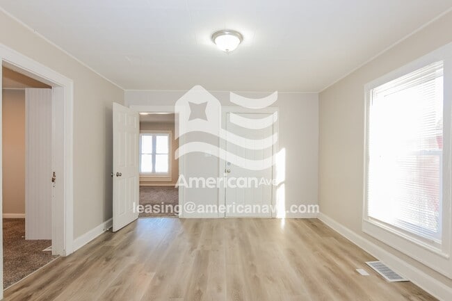 912 N Livingston Ave in Indianapolis, IN - Foto de edificio - Building Photo