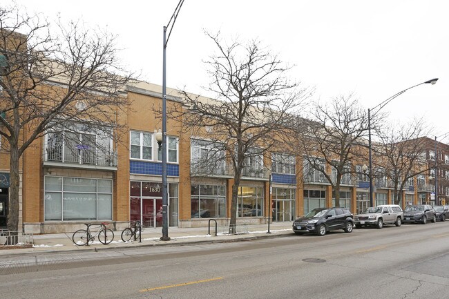 1626 W Montrose Ave