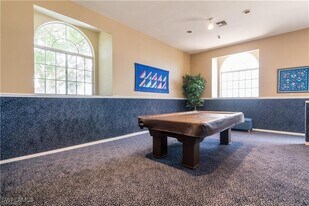 2550 Citrus Lake Dr in Naples, FL - Building Photo