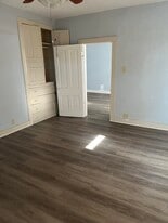 1102 N Elm St in Hutchinson, KS - Building Photo