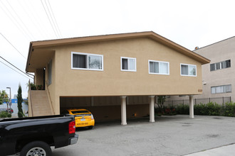 1720 Camden Ave in Los Angeles, CA - Building Photo - Building Photo