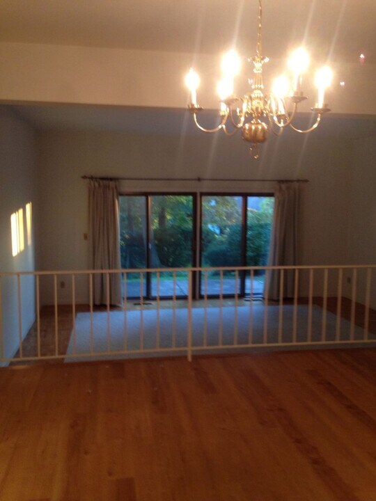 160 Mead Ave in Greenwich, CT - Building Photo