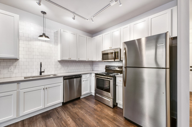 Yardley Apartments in Columbus, OH - Building Photo - Building Photo