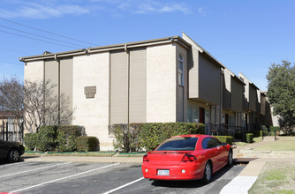 Cotton Creek Apartments in Grand Prairie, TX - Building Photo - Building Photo