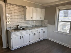 182 Greene St in Bristol, CT - Building Photo