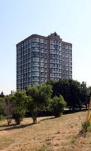 River Park Residences in Toronto, ON - Building Photo - Building Photo