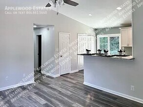 530 Todd Ct in Greer, SC - Building Photo - Building Photo