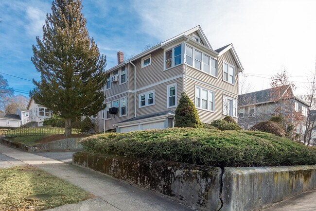 359 Washington St, Unit 2 in Winchester, MA - Building Photo - Building Photo