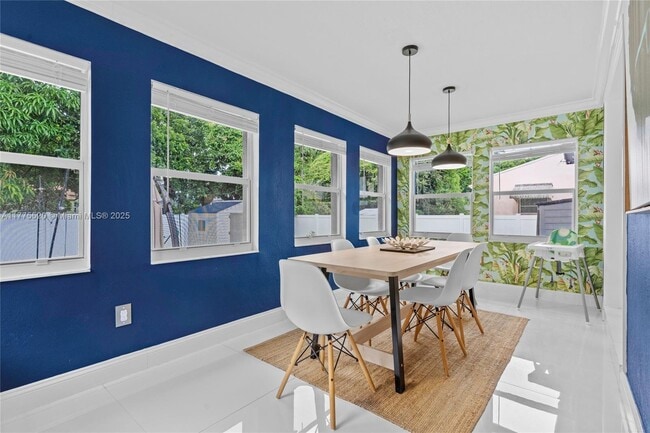 4775 Collins Ave, Unit 2208 in Miami Beach, FL - Building Photo - Building Photo