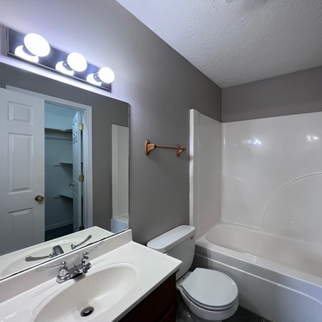 114 Bo Dr in Martin, TN - Building Photo - Building Photo