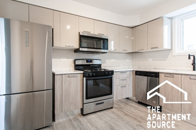 property at 7621 N Sheridan Rd