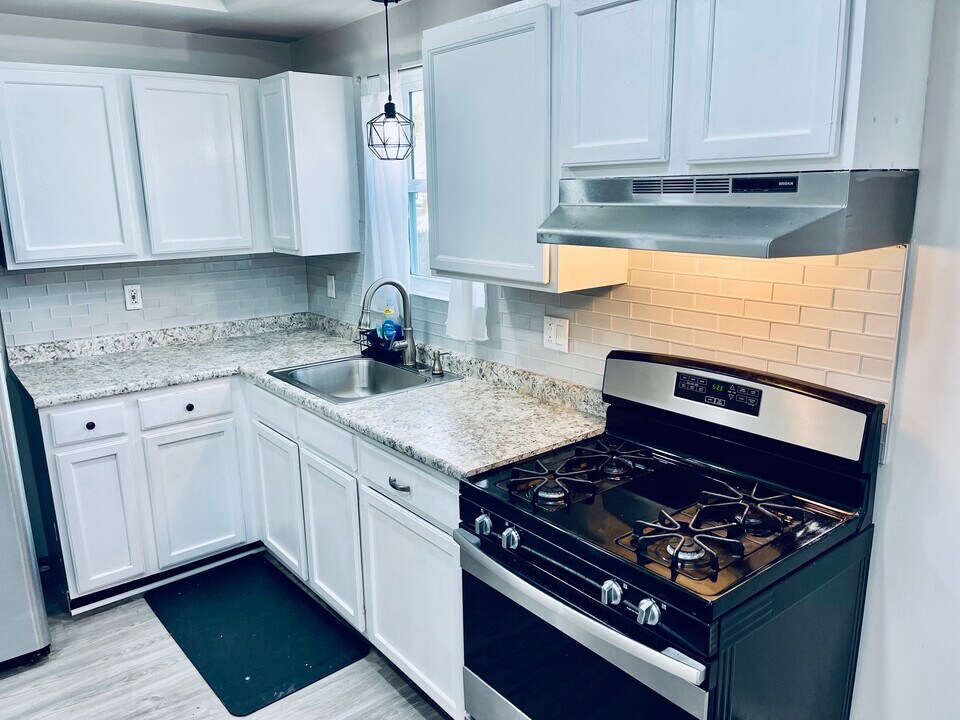 62 E Water St, Unit 62 E water street apt 1 in Taunton, MA - Foto de edificio