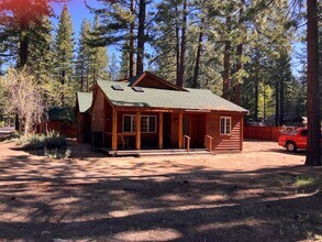 939 Cave Rock Ave in South Lake Tahoe, CA - Building Photo - Building Photo