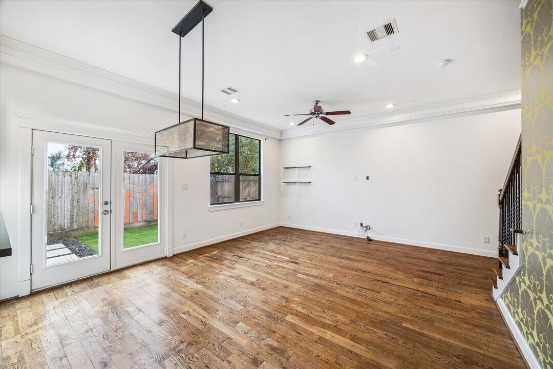 828 W 19th St in Houston, TX - Building Photo