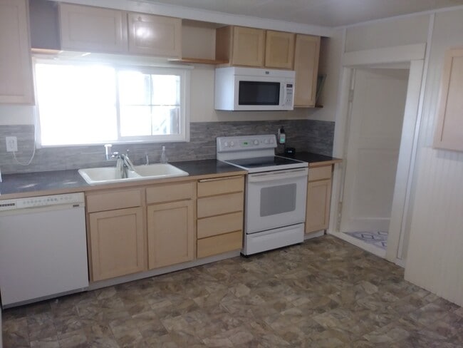 4215 N Evergreen Rd in Spokane Valley, WA - Building Photo - Building Photo