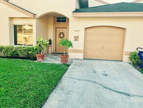 9775 Boca Gardens Cir N in Boca Raton, FL - Building Photo - Building Photo
