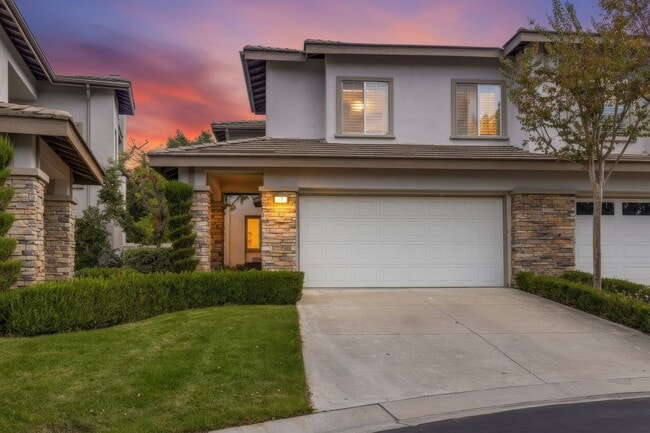 property at 16 Brassie Ln