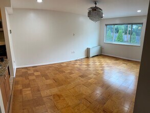 4555 MacArthur Blvd NW, Unit 208 in Washington, DC - Building Photo - Building Photo