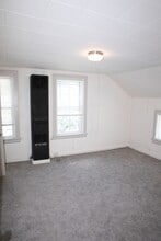 317 Pleasant St in Bennington, VT - Building Photo - Building Photo