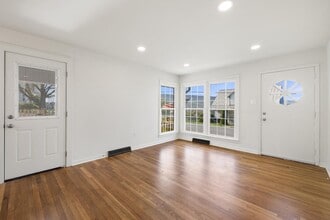 389 Thompson St in Strasburg, VA - Building Photo - Building Photo