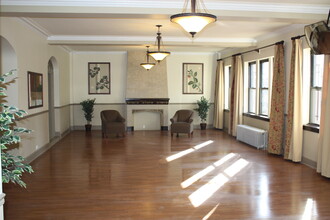 Jeffery Parkway Apartments in Chicago, IL - Foto de edificio - Interior Photo