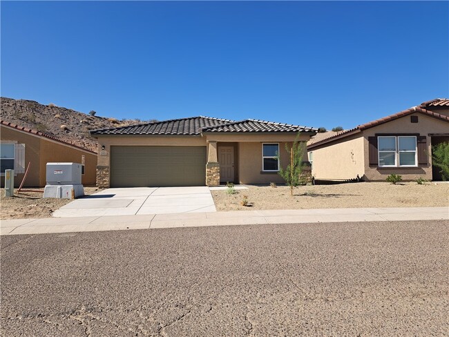 2372 Tapatio Dr in Bullhead City, AZ - Building Photo - Building Photo