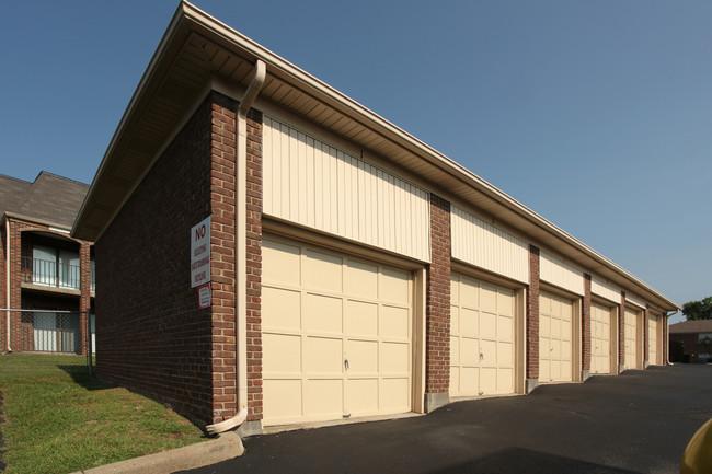 Sheffield Square Apartments in New Albany, IN - Building Photo - Building Photo