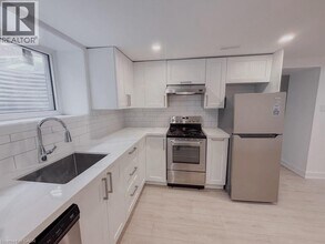 39 Krug St in Kitchener, ON - Building Photo - Building Photo