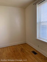 1922 N Wilmot Ave-Unit -Apt 1R in Chicago, IL - Building Photo - Building Photo