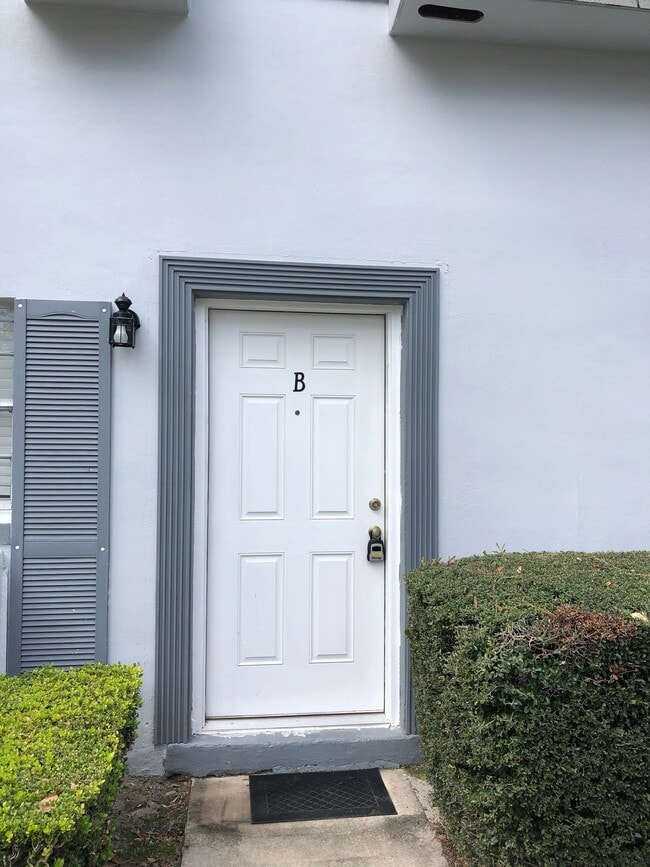 1567 SE 27th St, Unit 2 in Ocala, FL - Foto de edificio - Building Photo