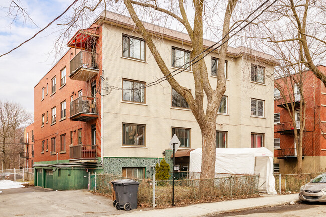 4965 Édouard-Montpetit Boul in Montréal, QC - Building Photo - Building Photo