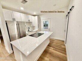 10490 Pinehurst Dr in Jacksonville, FL - Building Photo