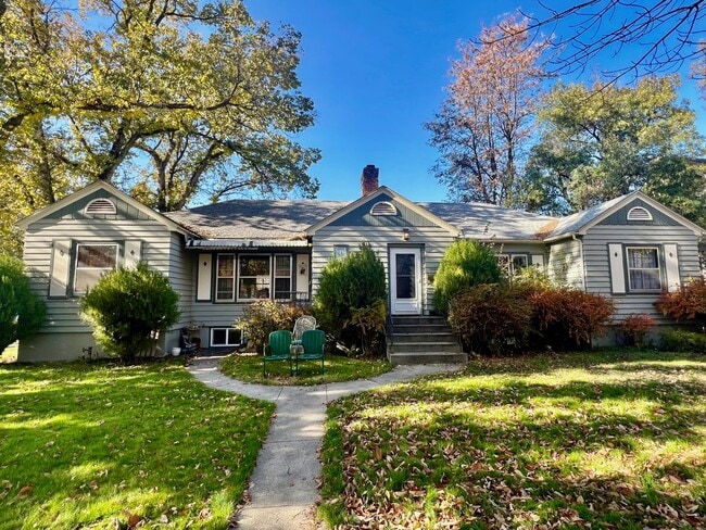 property at 1201 N 8th St