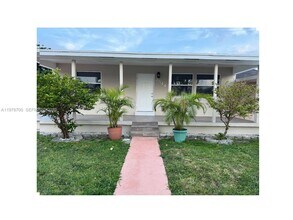 3644 NW 12th St in Miami, FL - Building Photo - Building Photo