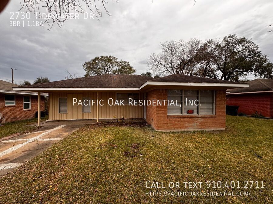 2730 Tidewater Dr in Houston, TX - Building Photo