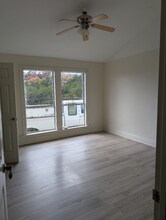 115 Renee Ln in Kerrville, TX - Foto de edificio - Building Photo