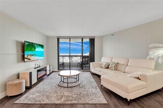 3500 Mystic Pointe Dr, Unit # 3302 in Aventura, FL - Foto de edificio - Building Photo