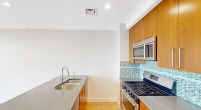 184 Frost St in Brooklyn, NY - Building Photo - Building Photo