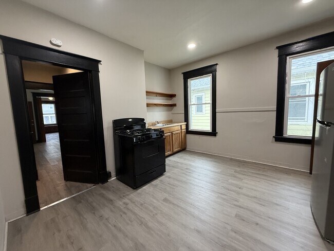 34 Besch Ave in Albany, NY - Building Photo - Building Photo