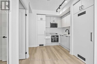 280 Dundas St W in Toronto, ON - Building Photo - Building Photo